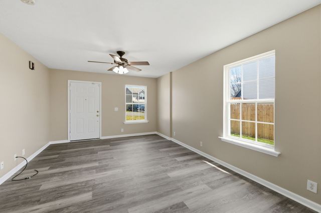 1327 Tonya Dr, La Vergne, TN 37086