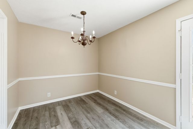 1327 Tonya Dr, La Vergne, TN 37086