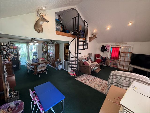112 Schoolhouse Rd, Jefferson Twp, PA 15442