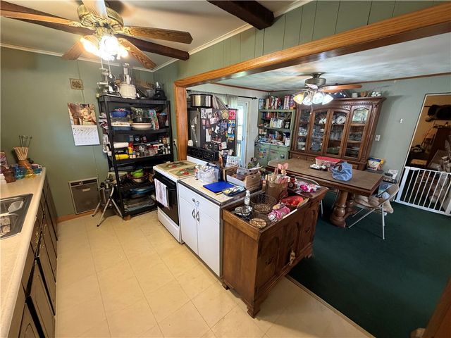 112 Schoolhouse Rd, Jefferson Twp, PA 15442