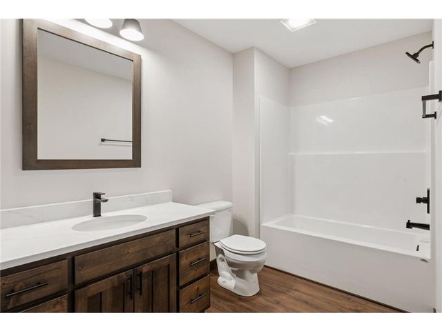 471 Coyote Way, New Richmond, WI 54017