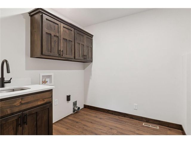 471 Coyote Way, New Richmond, WI 54017