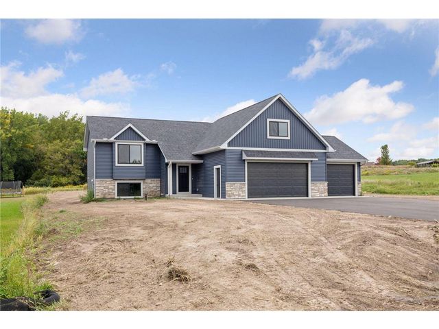 471 Coyote Way, New Richmond, WI 54017