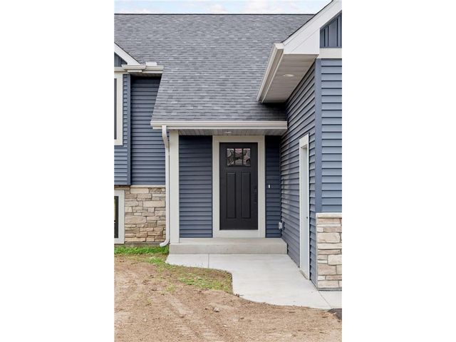 471 Coyote Way, New Richmond, WI 54017