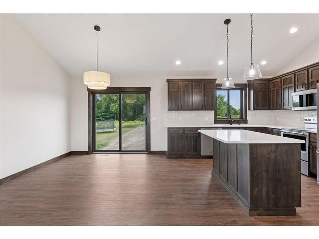 471 Coyote Way, New Richmond, WI 54017