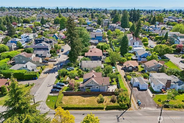 8620 28th Avenue NW, Seattle, WA 98117