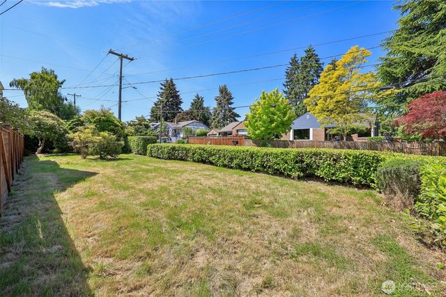 8620 28th Avenue NW, Seattle, WA 98117