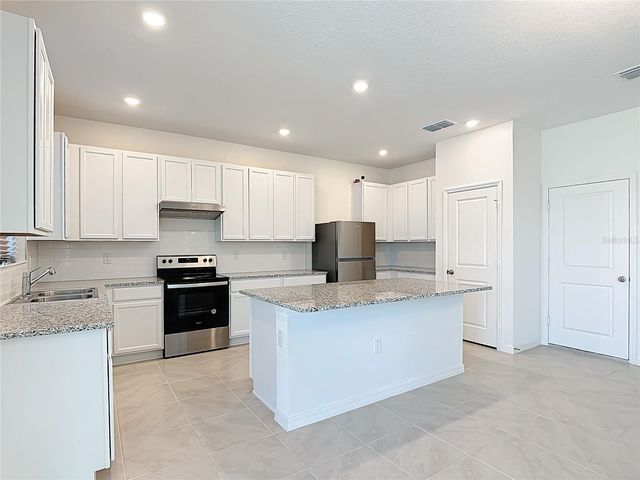 795 OVERPOOL AVENUE, Davenport, FL 33896