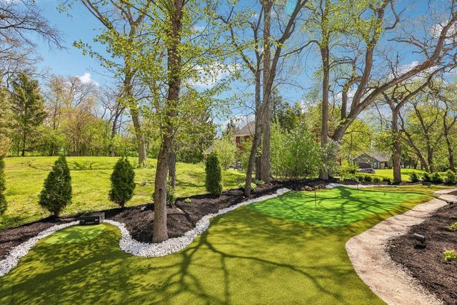 S45W25740 Red Oak COURT, Waukesha, WI 53189