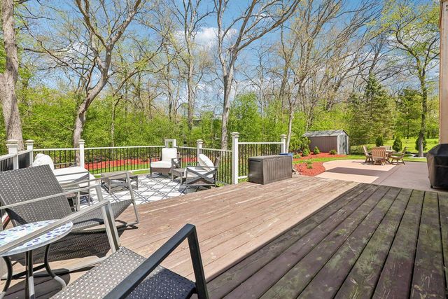 S45W25740 Red Oak COURT, Waukesha, WI 53189