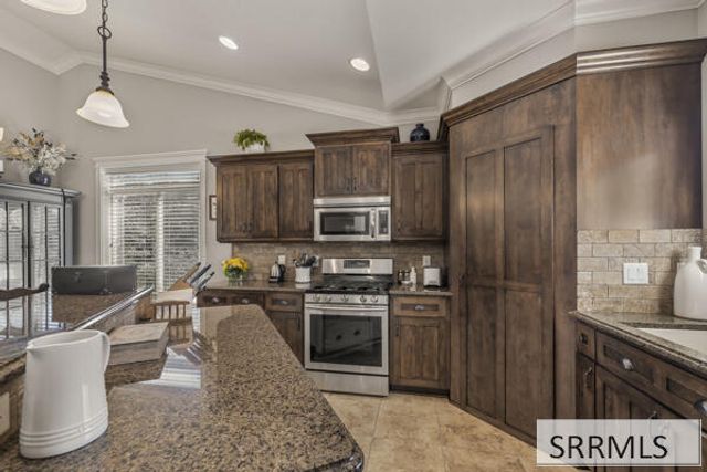 1798 Sunny Pine Way, Idaho Falls, ID 83404