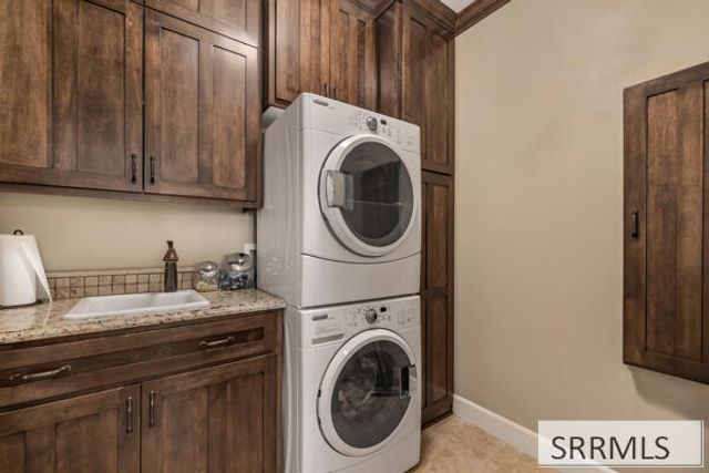1798 Sunny Pine Way, Idaho Falls, ID 83404