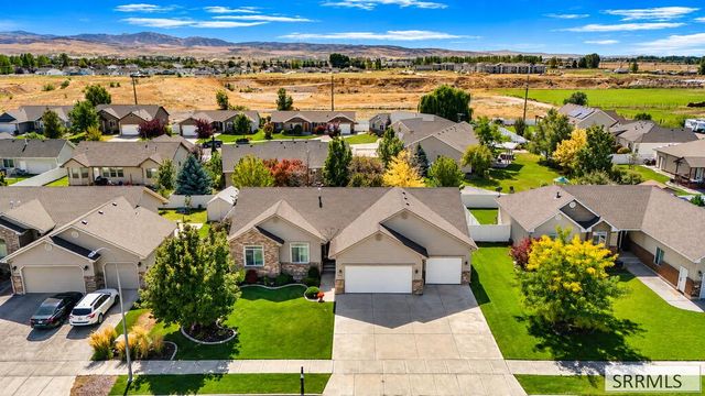1798 Sunny Pine Way, Idaho Falls, ID 83404
