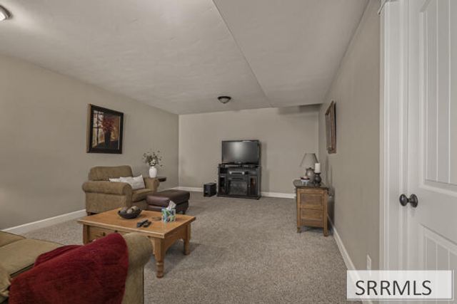 1798 Sunny Pine Way, Idaho Falls, ID 83404