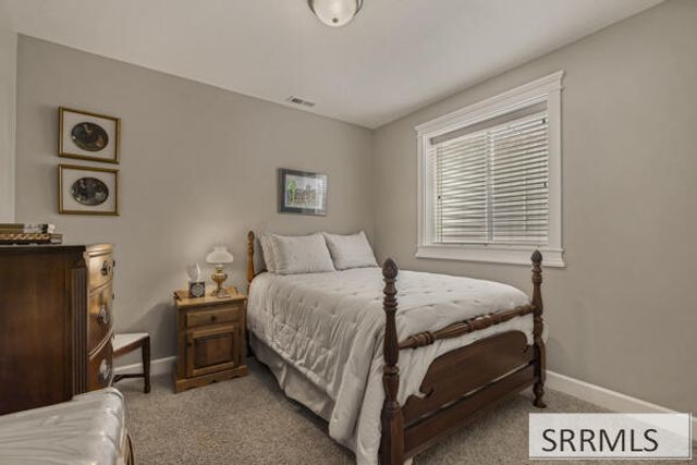 1798 Sunny Pine Way, Idaho Falls, ID 83404