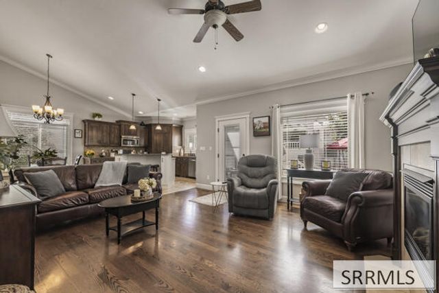 1798 Sunny Pine Way, Idaho Falls, ID 83404