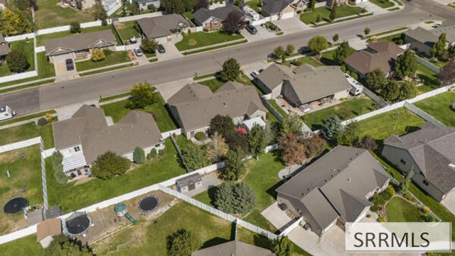 1798 Sunny Pine Way, Idaho Falls, ID 83404