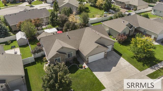 1798 Sunny Pine Way, Idaho Falls, ID 83404