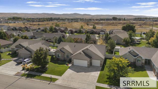 1798 Sunny Pine Way, Idaho Falls, ID 83404