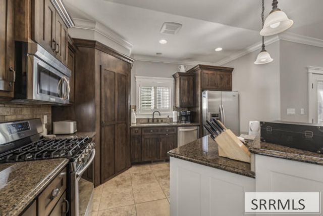 1798 Sunny Pine Way, Idaho Falls, ID 83404