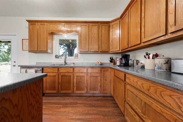 556 Lcr 516, Mexia, TX 76667