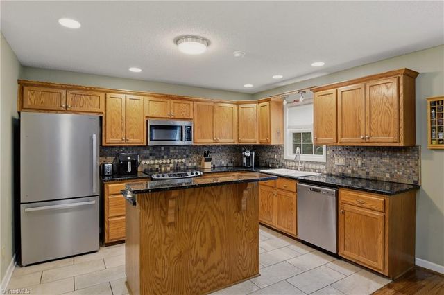 212 Santa Fe Circle, Thomasville, NC 27360