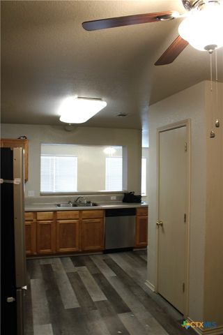 415 E 4th Avenue, Belton, TX 76513