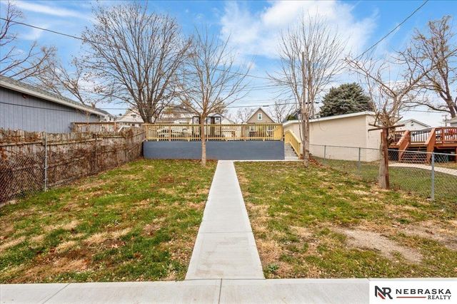 1330 S 21st Street, Omaha, NE 68107