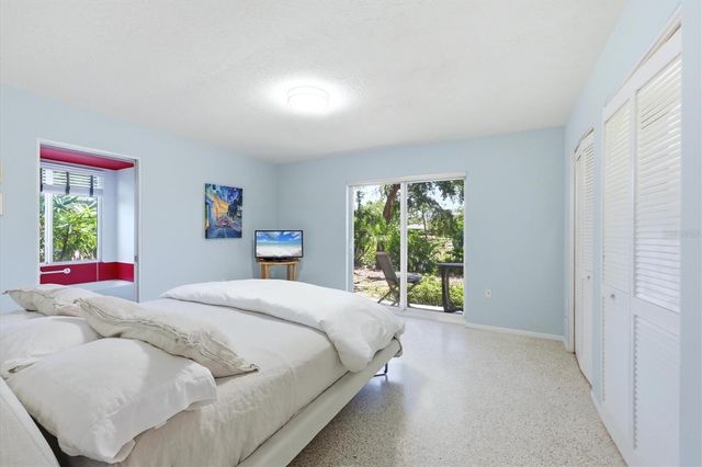 2940 BOUGAINVILLEA STREET, Sarasota, FL 34239