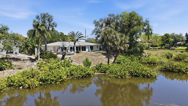 2940 BOUGAINVILLEA STREET, Sarasota, FL 34239