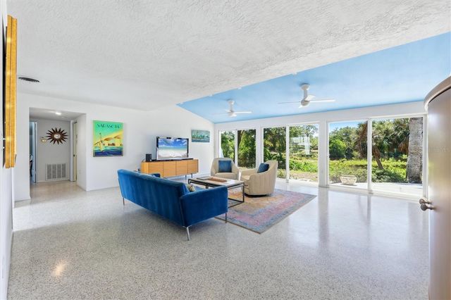 2940 BOUGAINVILLEA STREET, Sarasota, FL 34239