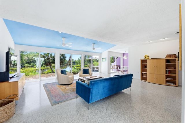 2940 BOUGAINVILLEA STREET, Sarasota, FL 34239
