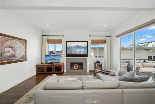 417 Poinsettia Avenue, Corona Del Mar, CA 92625