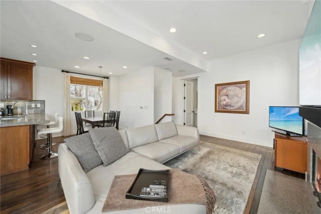 417 Poinsettia Avenue, Corona Del Mar, CA 92625