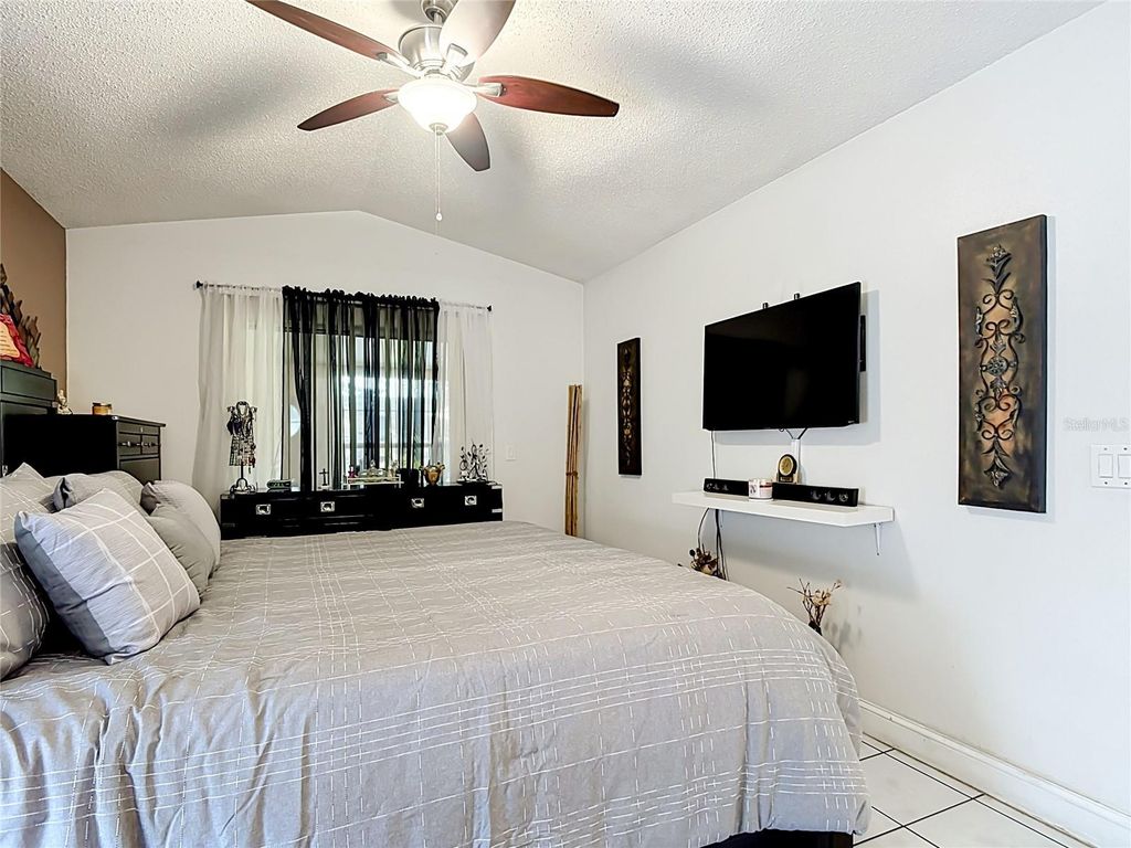 Image 19 of property listing at 14208 AVONLEA COURT, Orlando, FL 32824