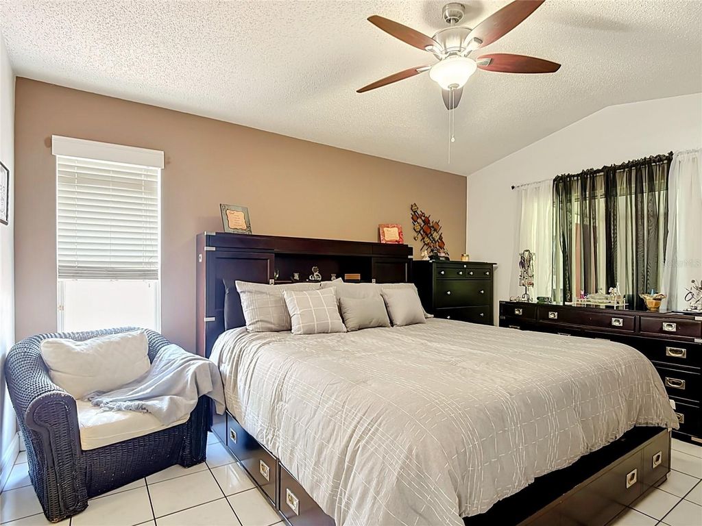 Image 20 of property listing at 14208 AVONLEA COURT, Orlando, FL 32824