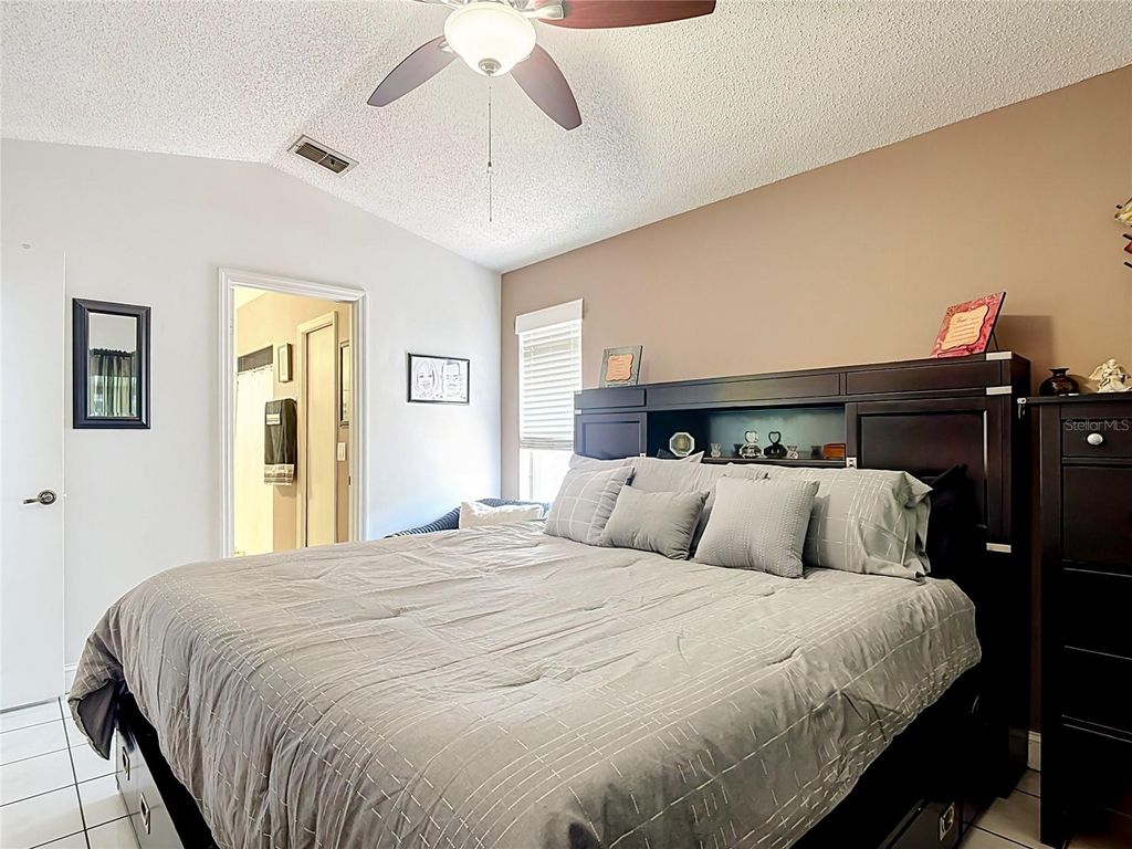 Image 21 of property listing at 14208 AVONLEA COURT, Orlando, FL 32824