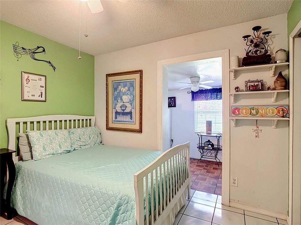 Image 25 of property listing at 14208 AVONLEA COURT, Orlando, FL 32824