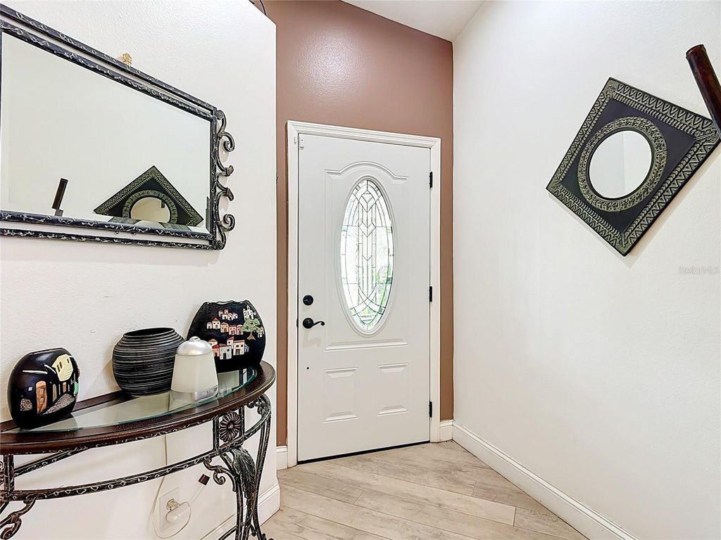 Image 4 of property listing at 14208 AVONLEA COURT, Orlando, FL 32824