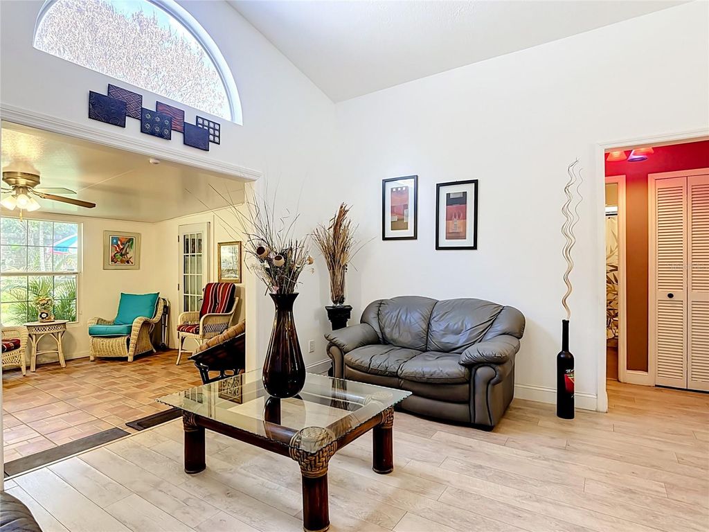Image 8 of property listing at 14208 AVONLEA COURT, Orlando, FL 32824