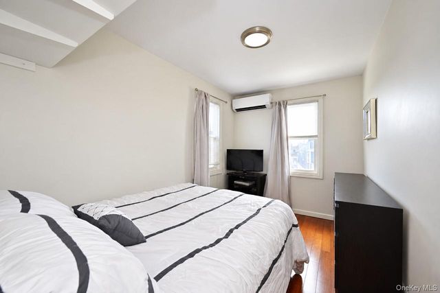 108 E 6th Road, Broad Channel, NY 11693