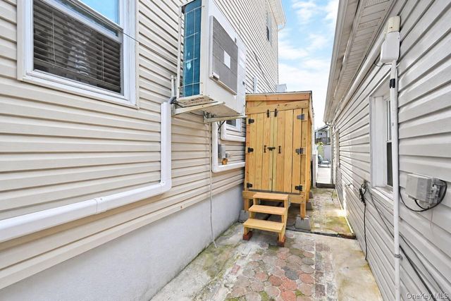 108 E 6th Road, Broad Channel, NY 11693
