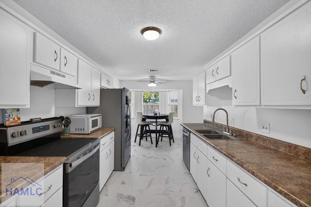 2201 Driftwood Lane, Hinesville, GA 31313