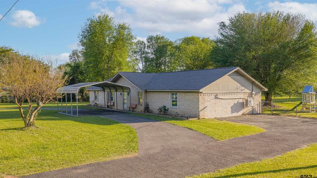 1129 Garden Dr, Longview, TX 75603
