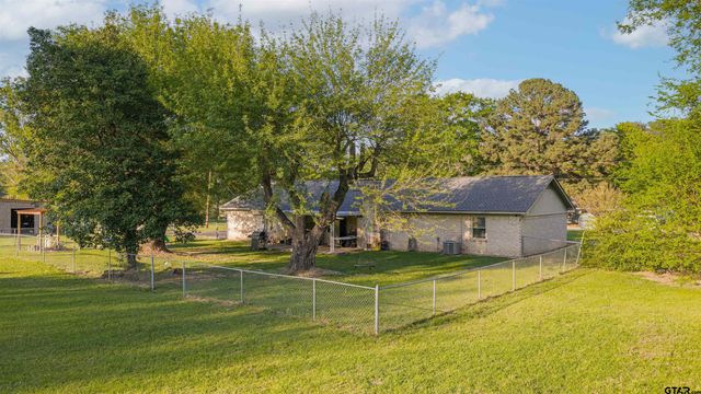 1129 Garden Dr, Longview, TX 75603