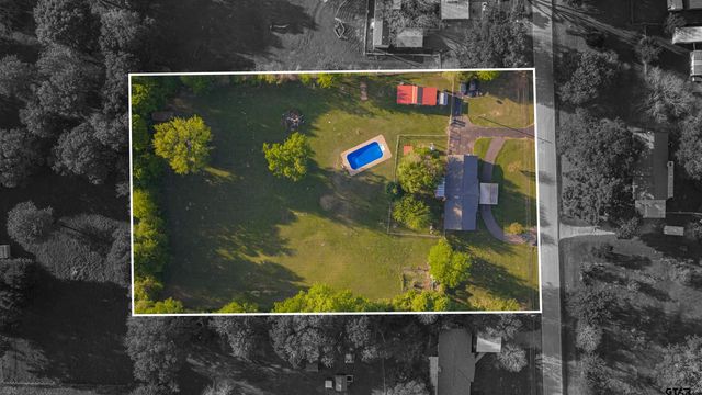 1129 Garden Dr, Longview, TX 75603