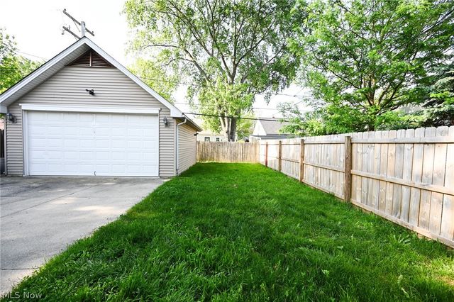 17725 Puritas Avenue, Cleveland, OH 44135