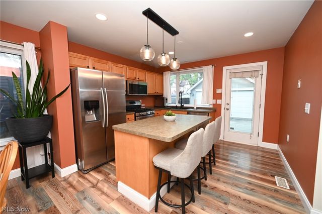 17725 Puritas Avenue, Cleveland, OH 44135