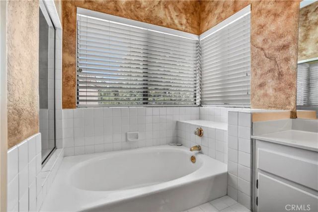 1260 Via Barcelona, Redlands, CA 92374