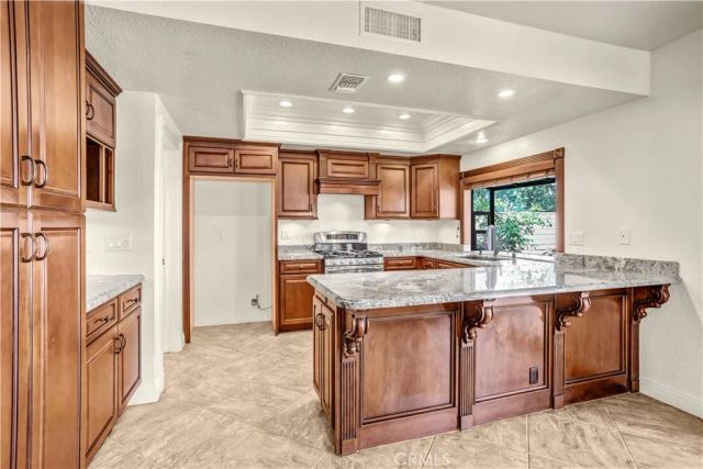 1260 Via Barcelona, Redlands, CA 92374